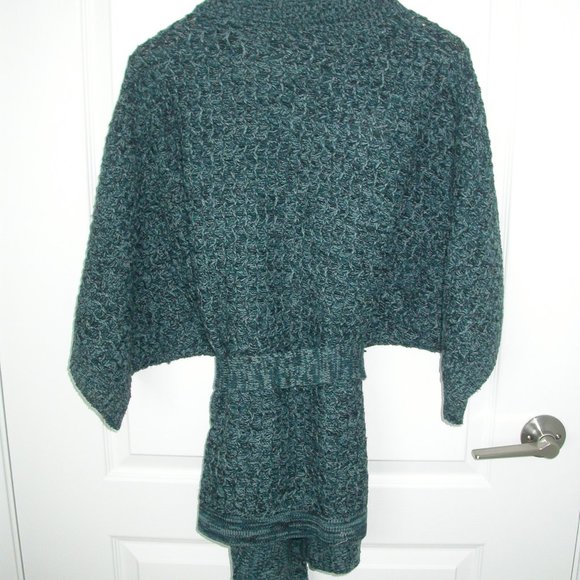 Turquoise Cardigan - Picture 2 of 6